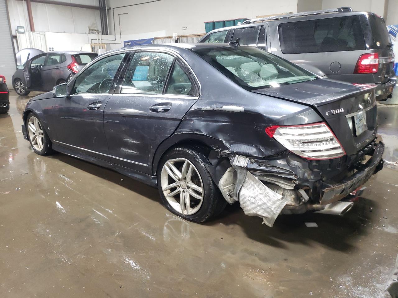 VIN WDDGF8AB8DR270841 2013 MERCEDES-BENZ C-CLASS no.2