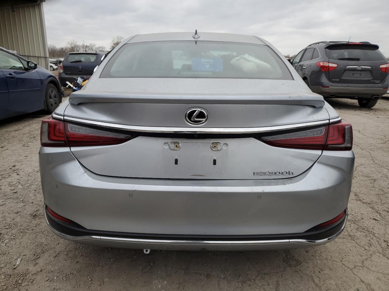 2023 Lexus ES - Image 6