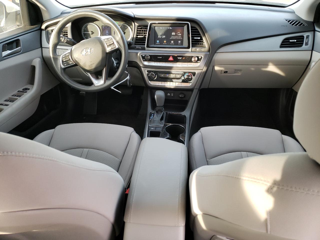 2018 Hyundai Sonata - Image 8