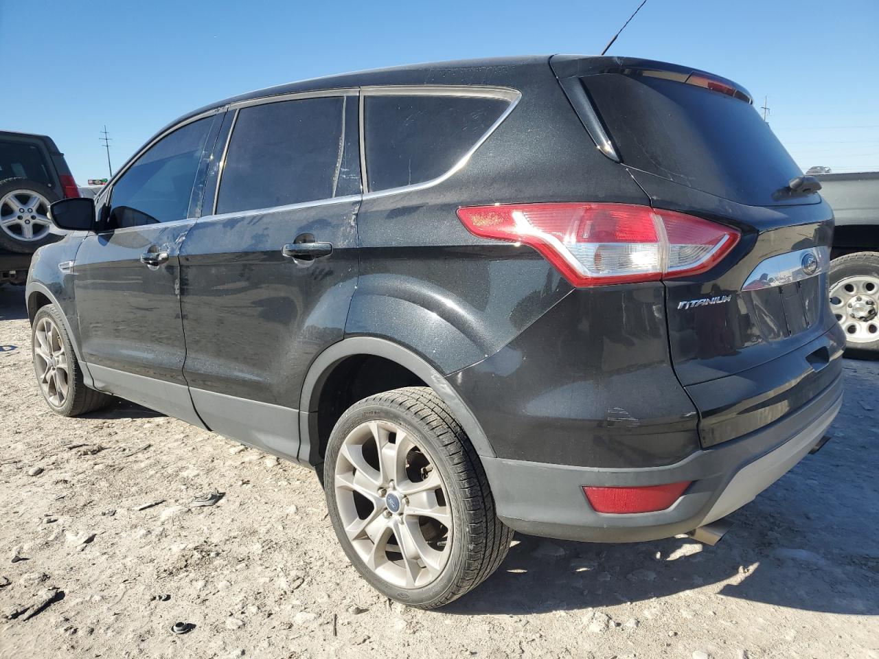 VIN 1FMCU0HX8DUD57438 2013 FORD ESCAPE no.2