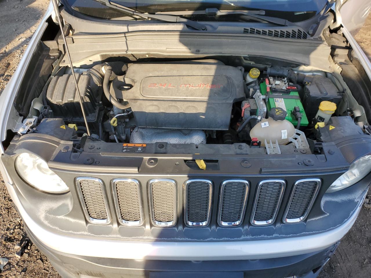 2017 Jeep Renegade - Image 11