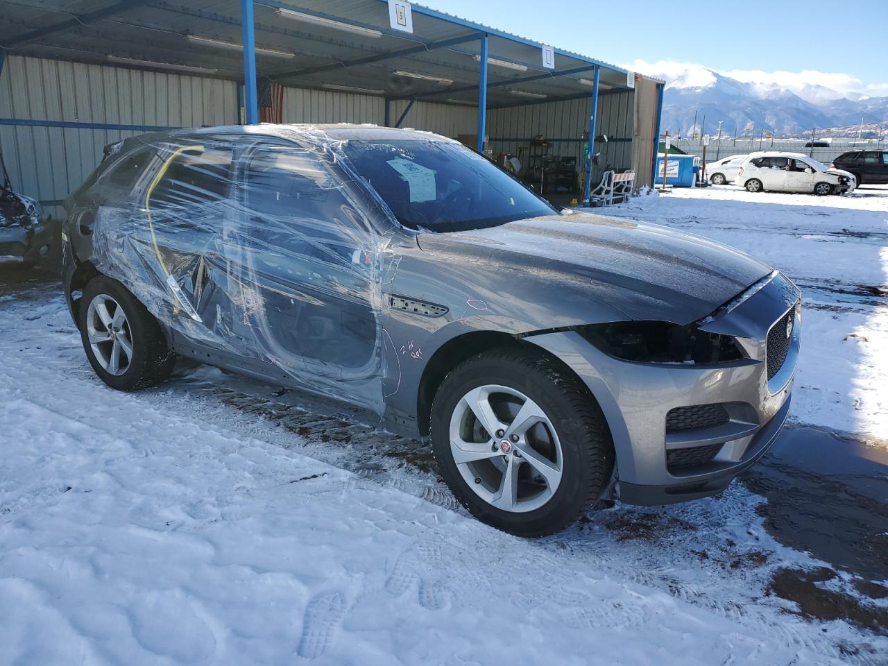 VIN SADCJ2FN2JA260943 2018 JAGUAR F-PACE no.4