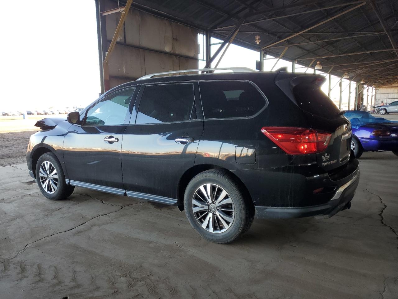 2019 Nissan Pathfinder - Image 2
