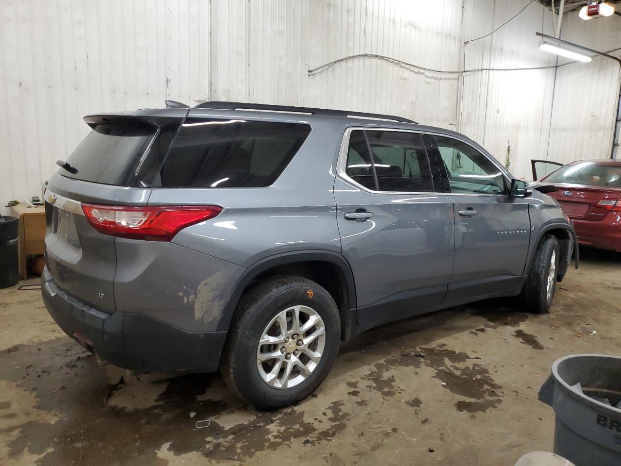 VIN 1GNEVHKW0KJ279770 2019 CHEVROLET TRAVERSE no.3