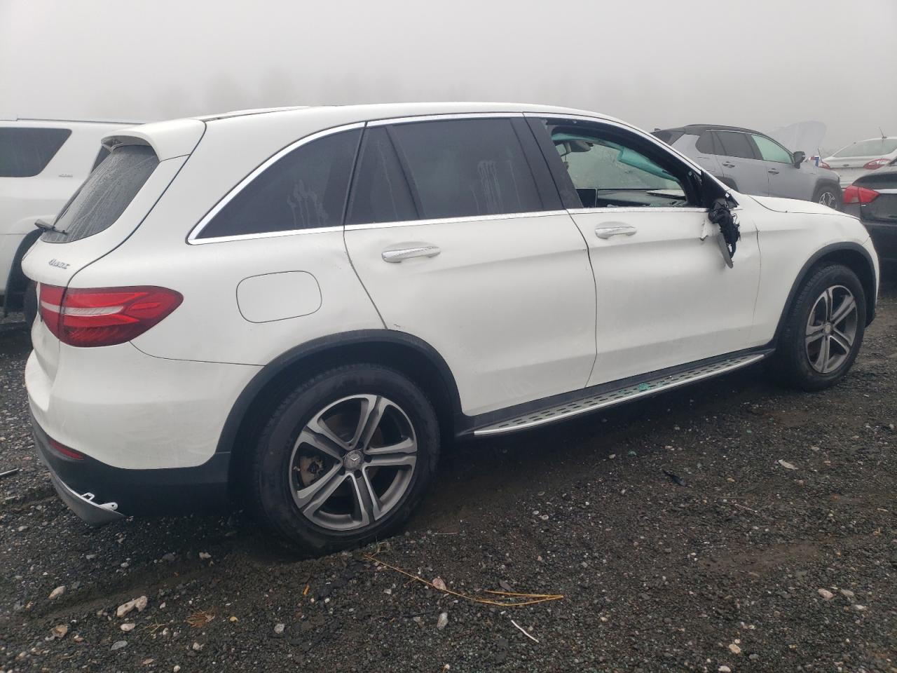 2016 Mercedes-Benz GLC - Image 3