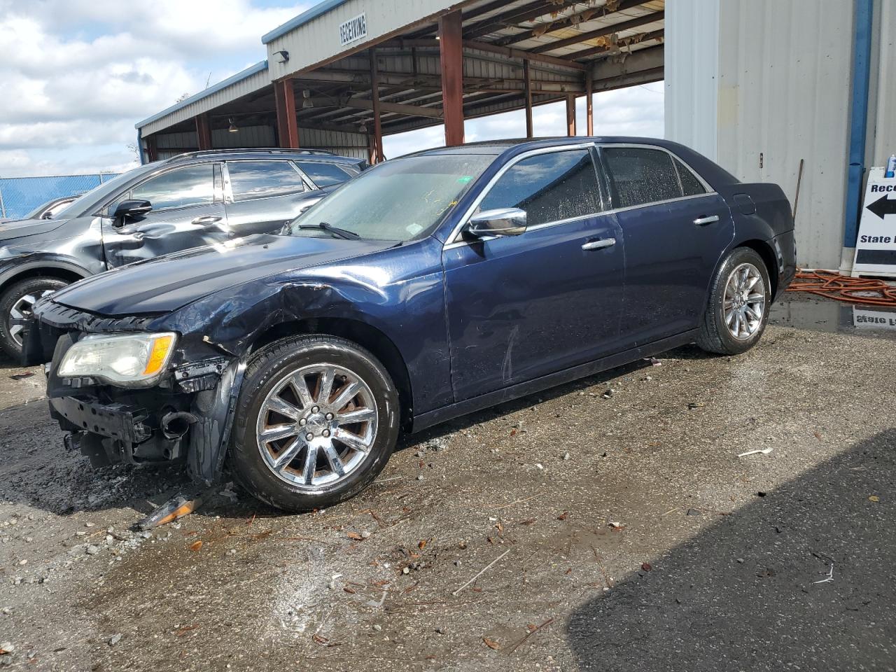 Riverview, FL에서 판매 중인 2011 Chrysler 300 Limited - Front End