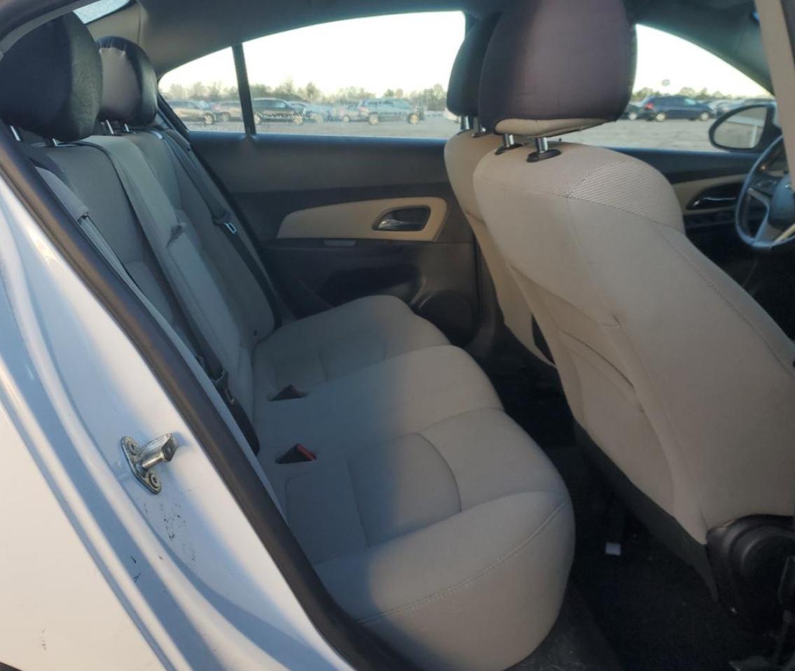 2014 Chevrolet Cruze - Image 10