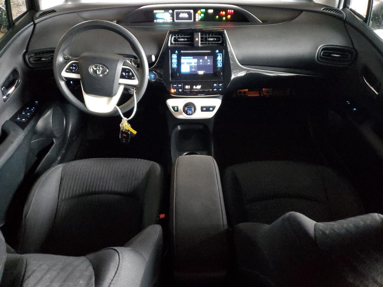 2017 Toyota Prius - Image 8
