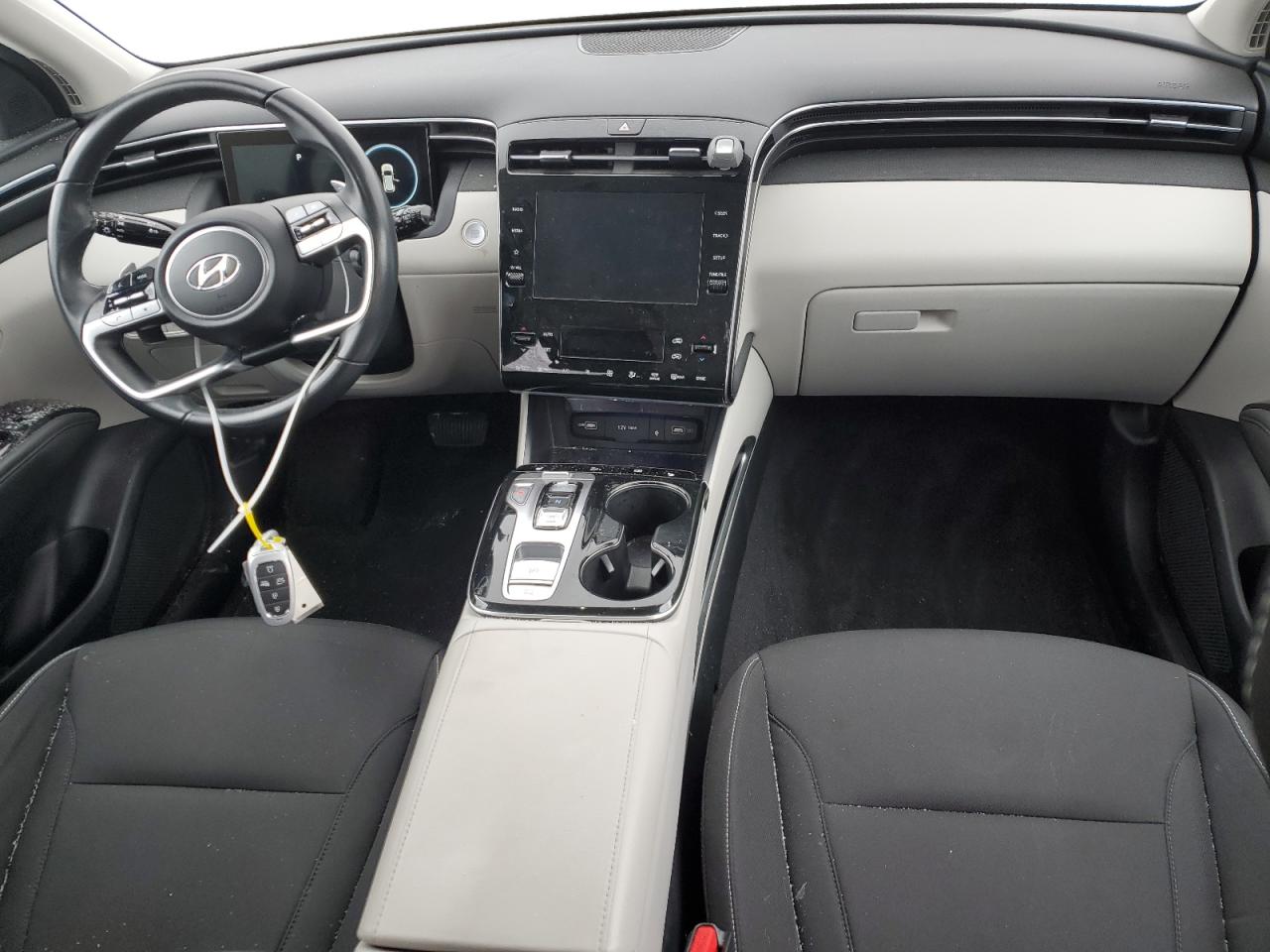 2022 Hyundai Tucson - Image 8