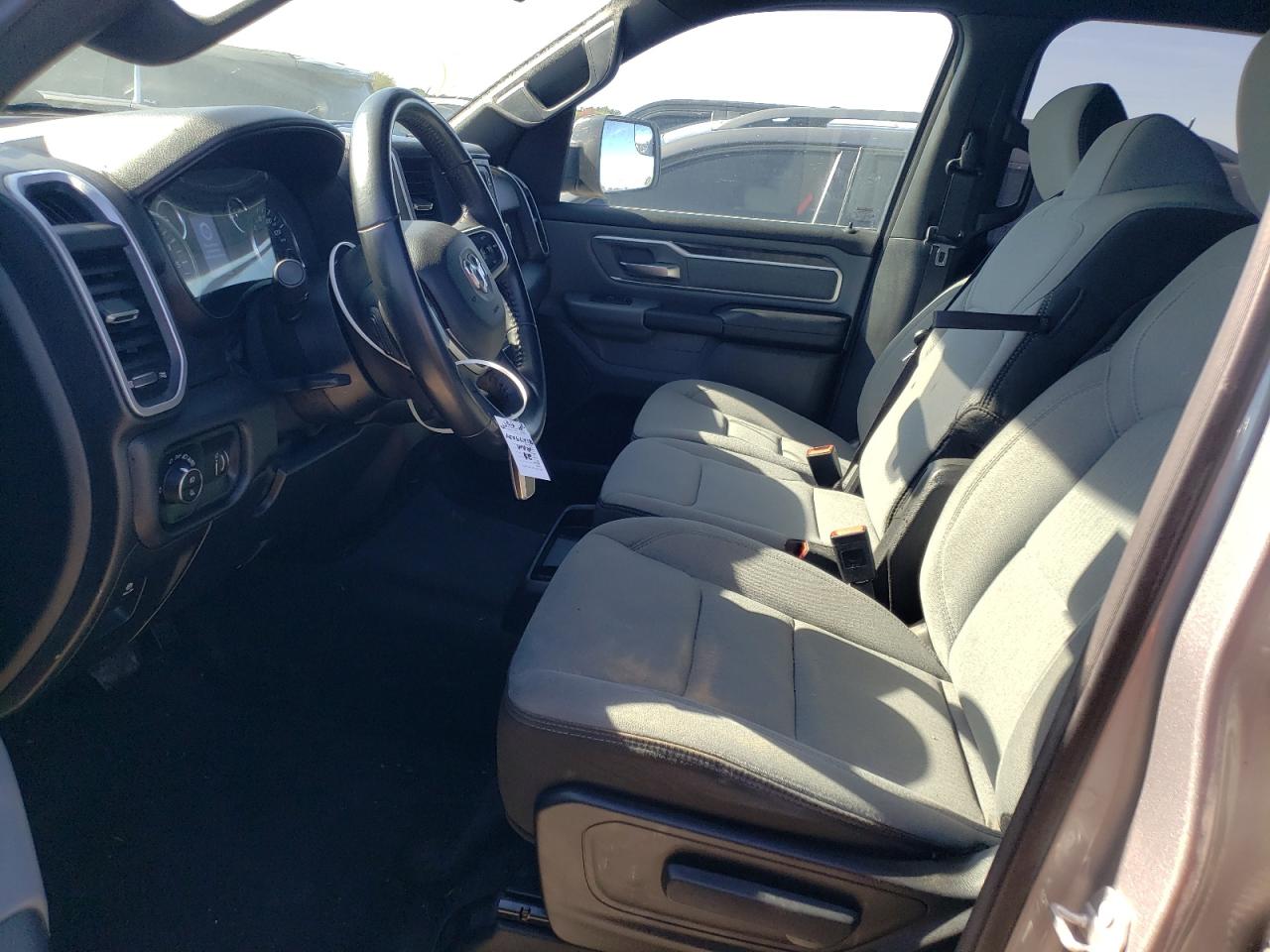 2021 RAM 1500 - Image 7