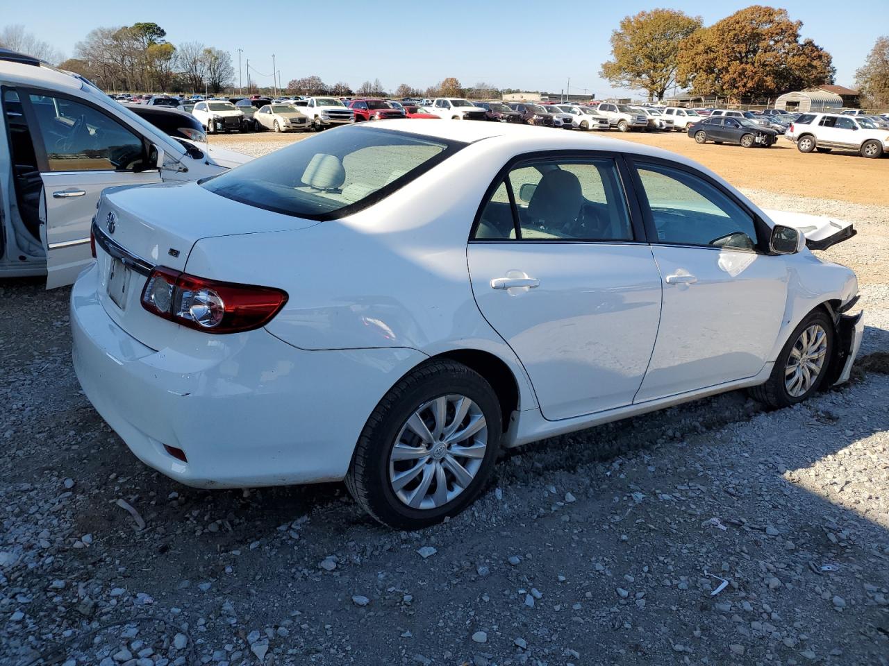 VIN 5YFBU4EEXDP160133 2013 TOYOTA COROLLA no.3