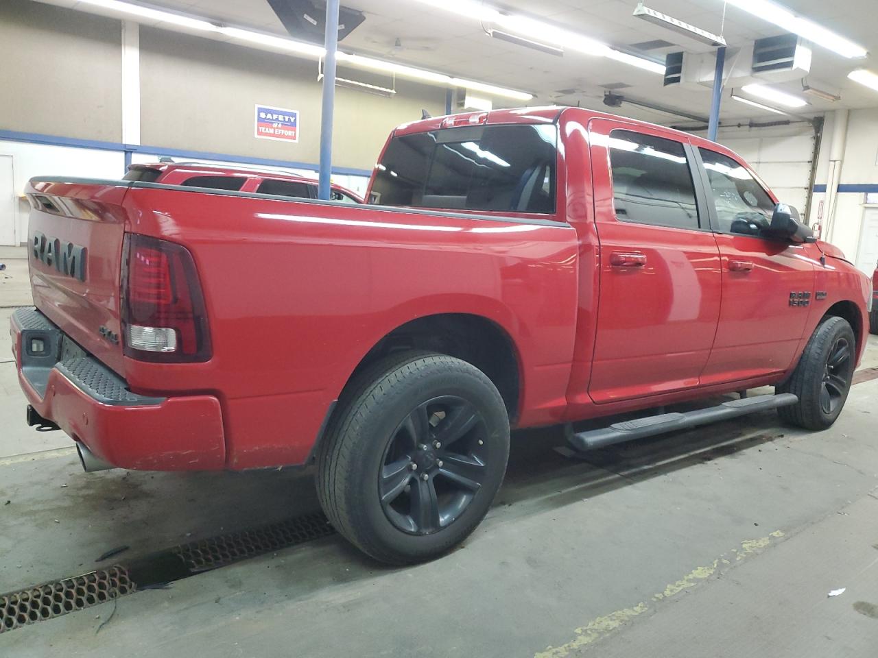 2018 RAM 1500 - Image 3