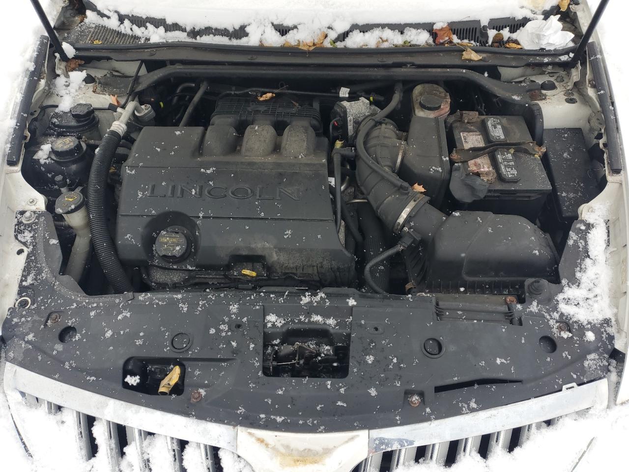 2011 Lincoln MKS - Image 11