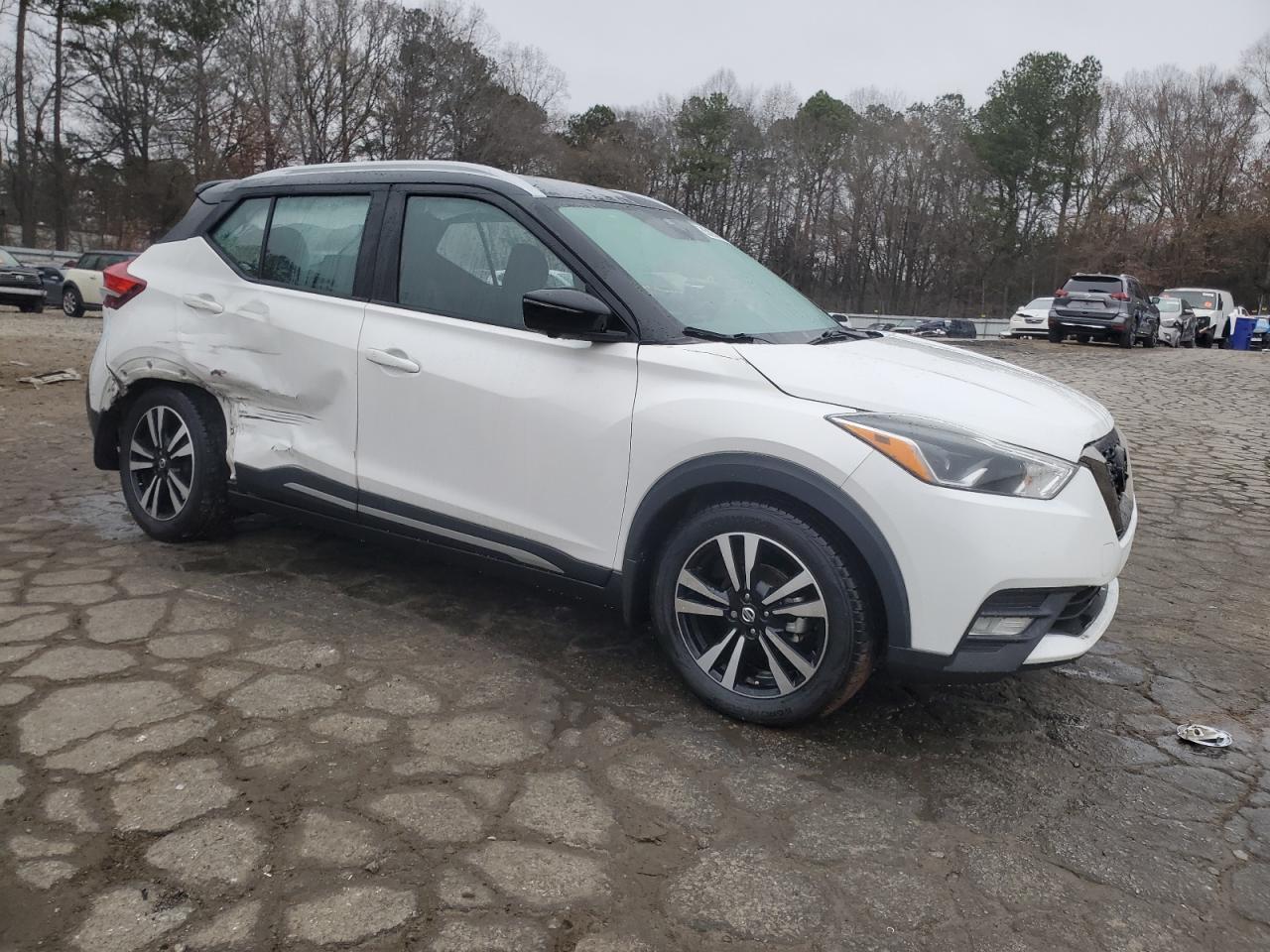 2020 Nissan Kicks - Image 4