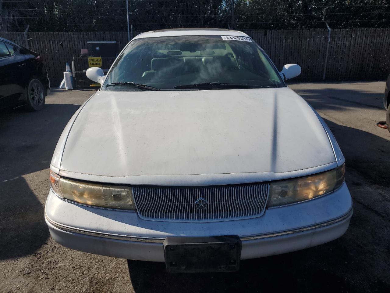 1994 Chrysler LHS - Image 5