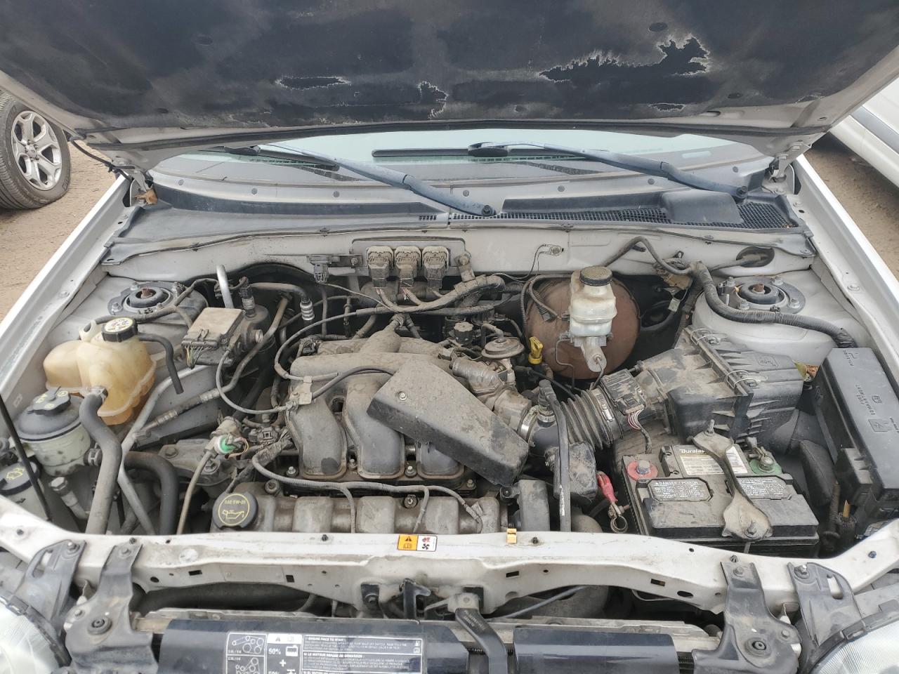 2005 Ford Escape - Image 12