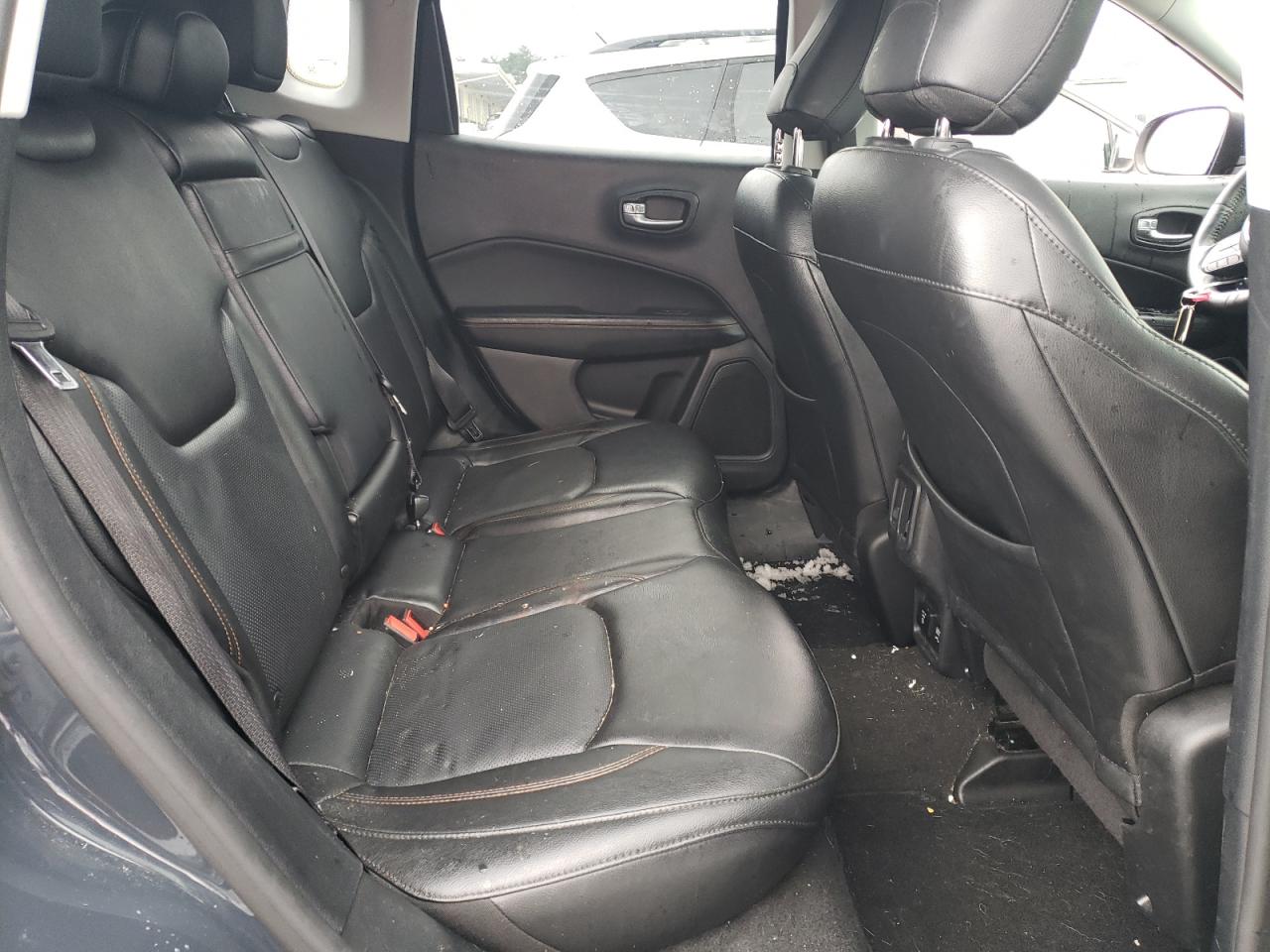 2018 Jeep Compass - Image 11