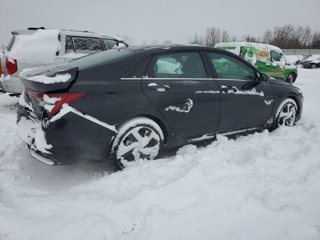 2023 Hyundai Elantra - Image 3