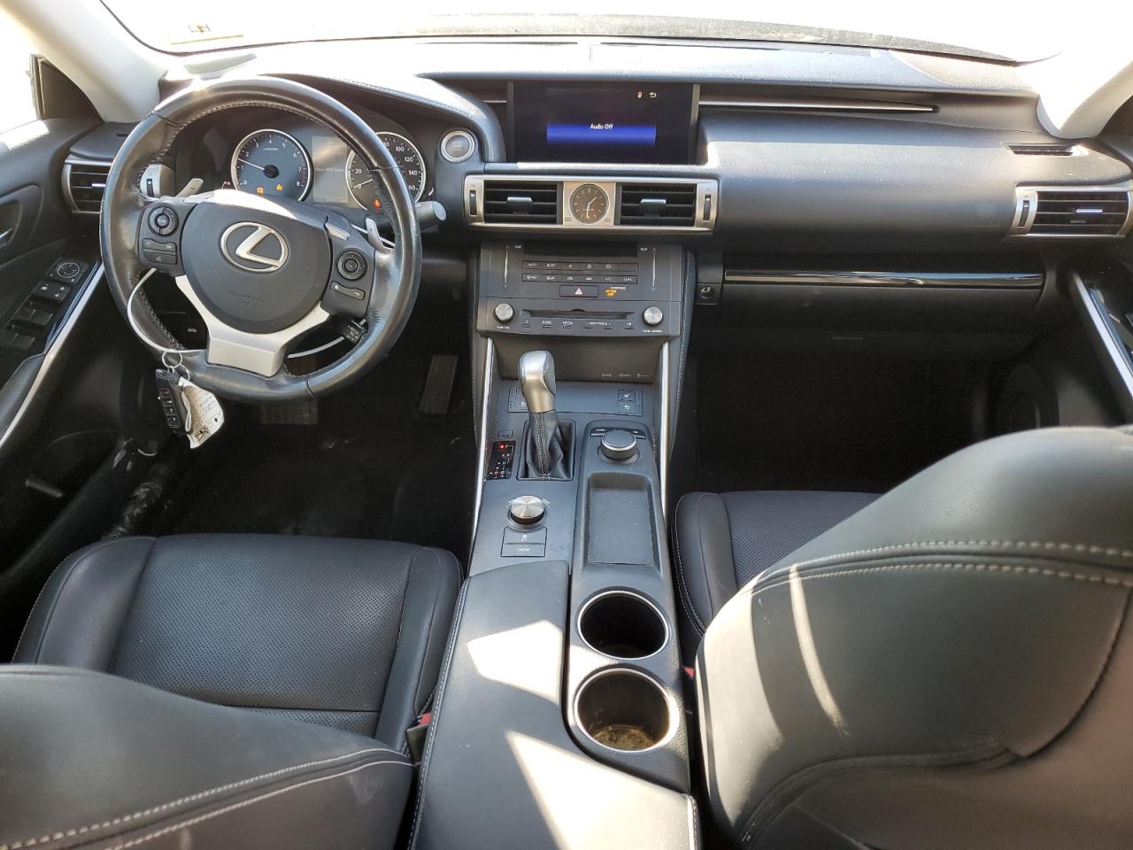 2016 Lexus IS - Image 8