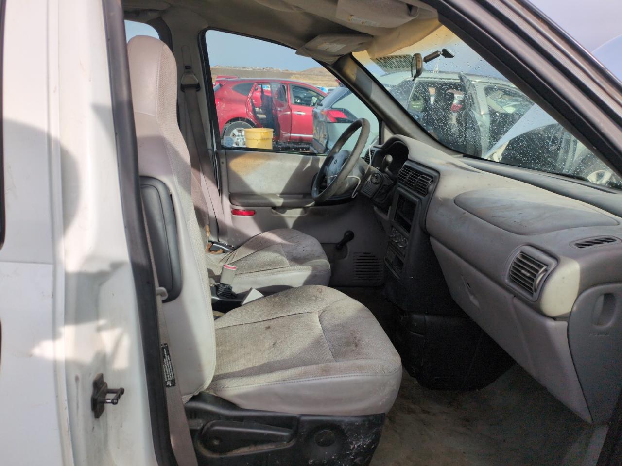 2002 Chevrolet Venture - Image 7