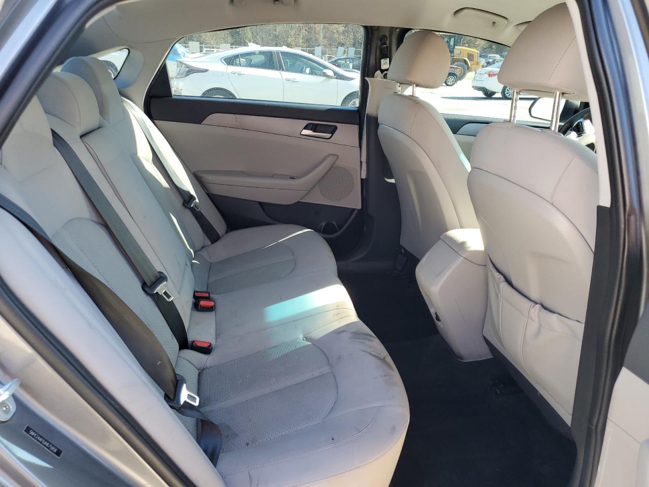 2018 Hyundai Sonata - Image 11
