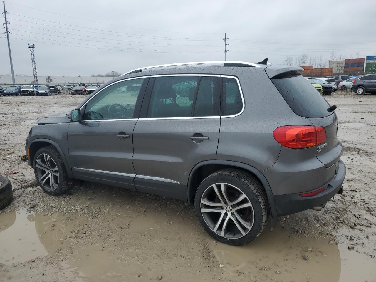 VIN WVGVV7AX7HK030085 2017 VOLKSWAGEN TIGUAN no.2