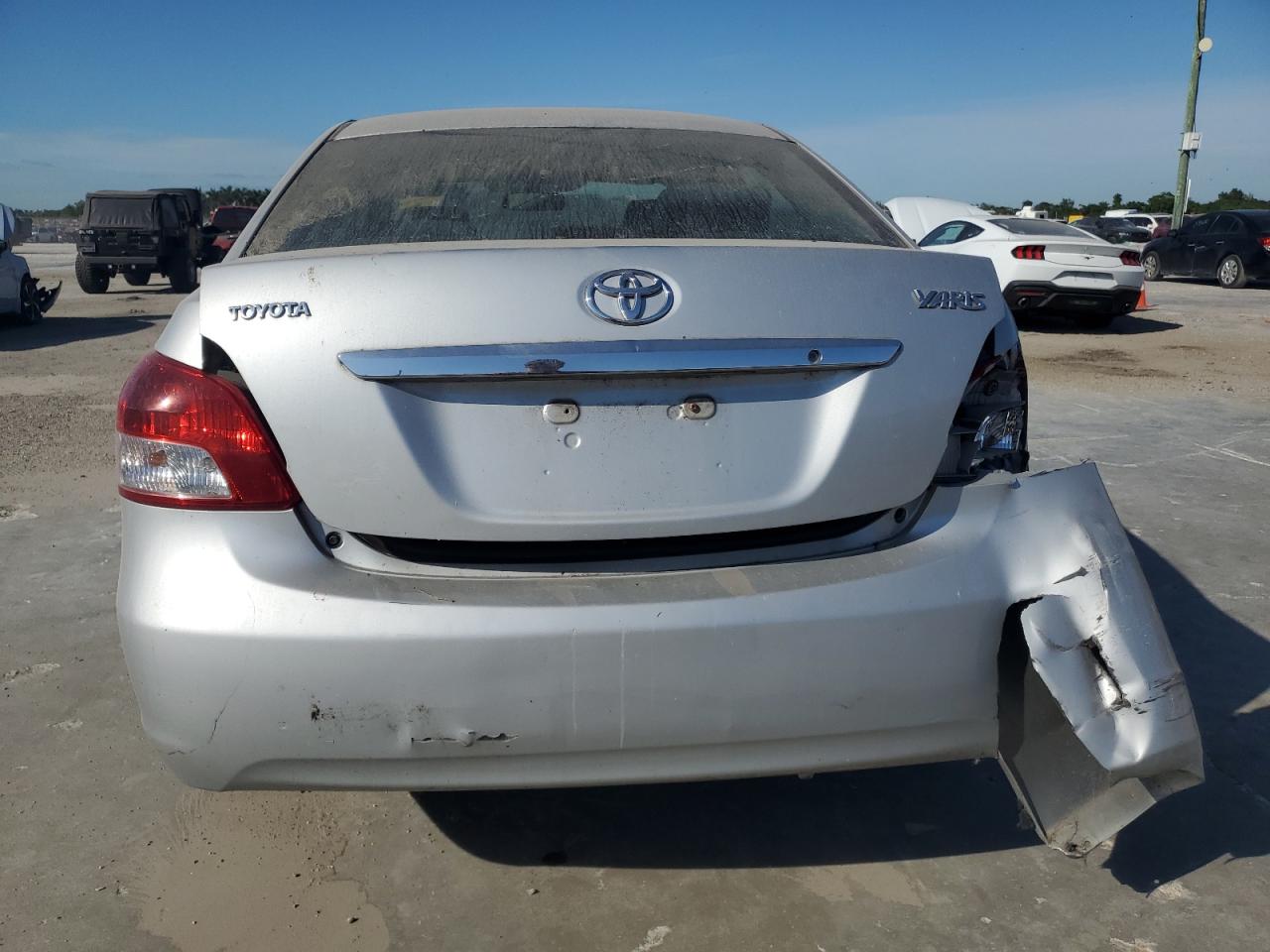 2010 Toyota Yaris VIN: JTDBT4K33A1368781 Lot: 86082524