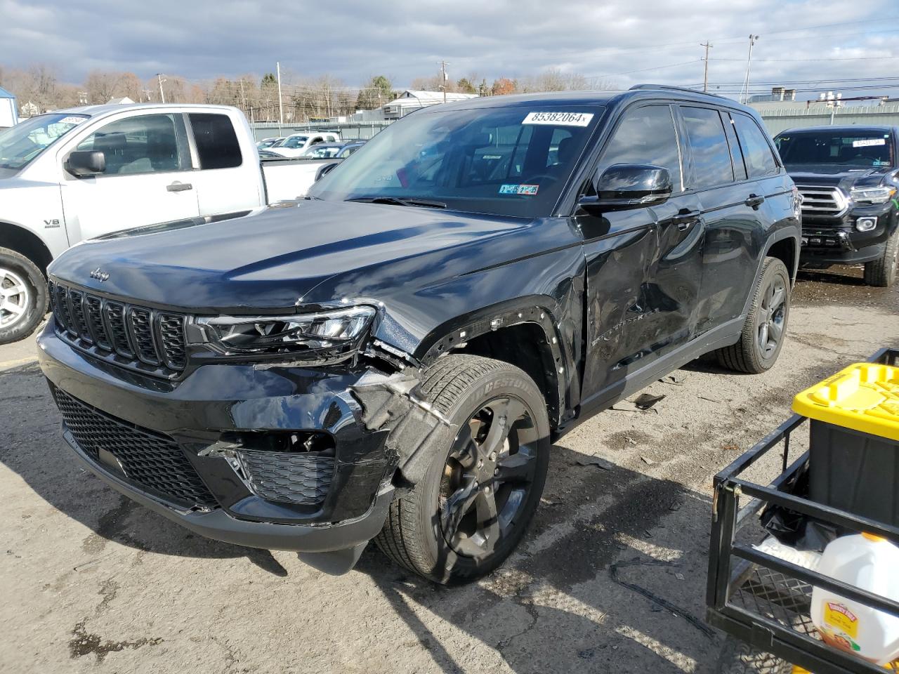 2023 Jeep Grand Cherokee Laredo for Sale in Pennsburg, PA - Side