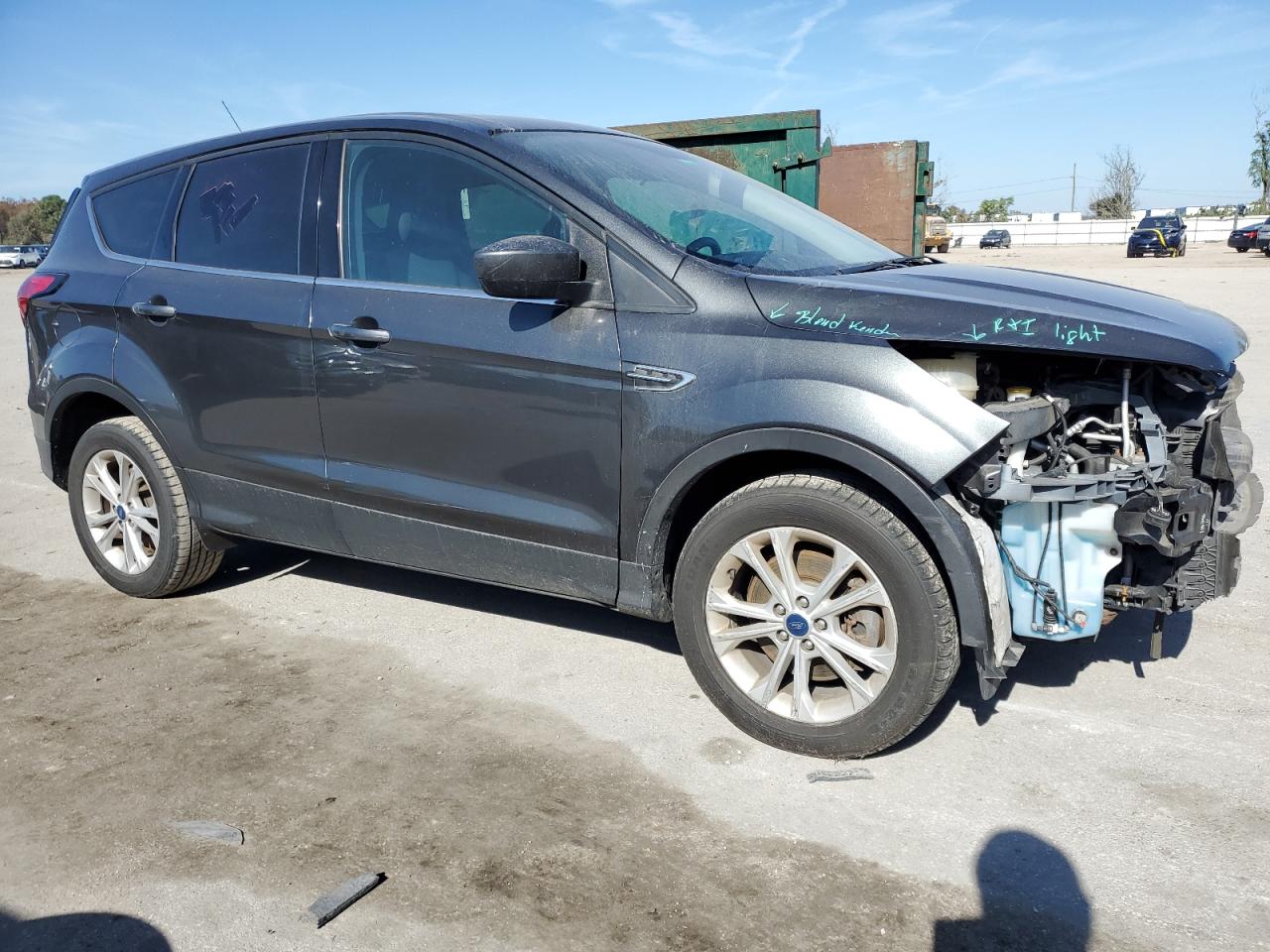 VIN 1FMCU9GDXKUA08404 2019 FORD ESCAPE no.4