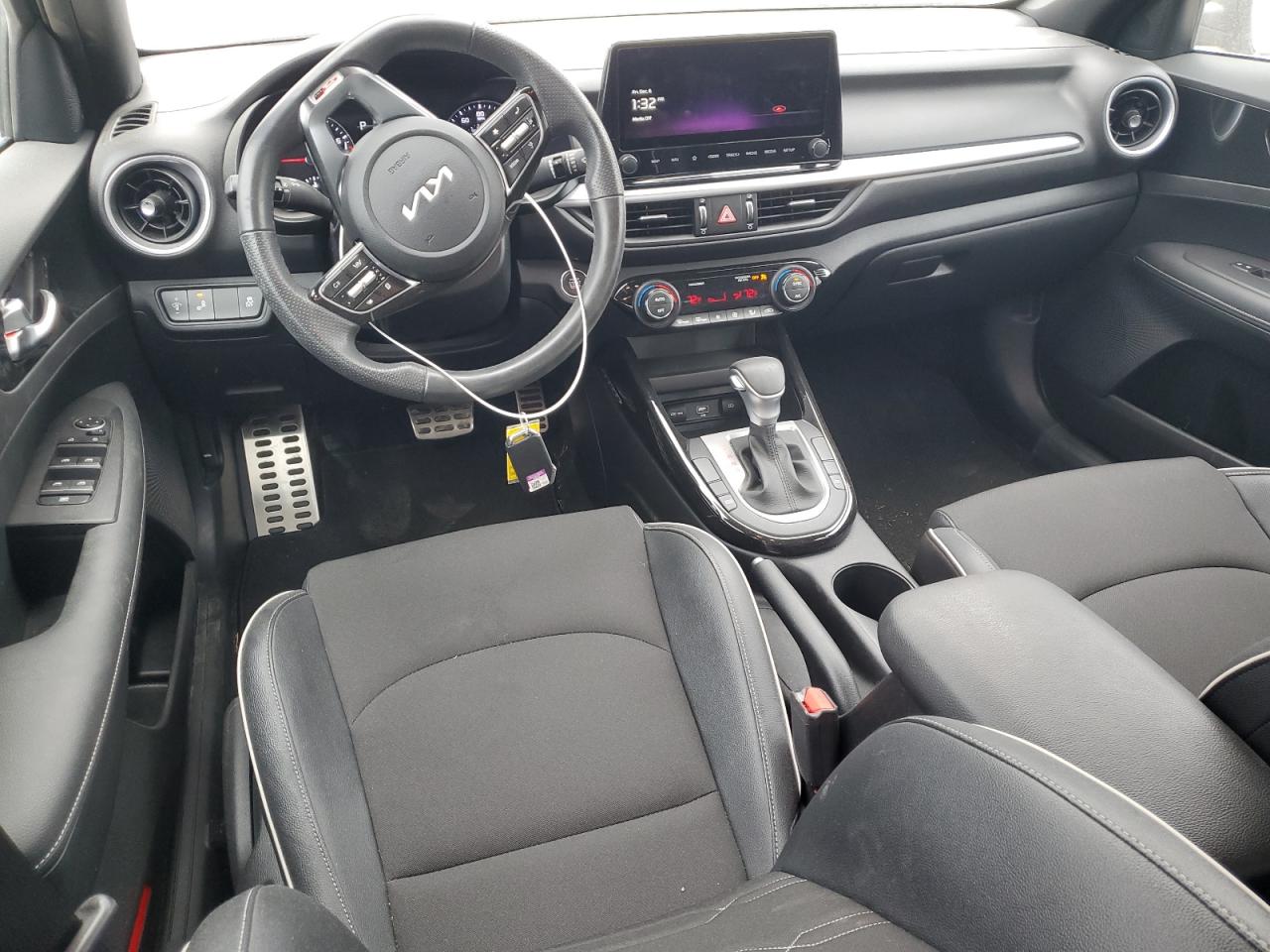 2023 Kia Forte - Image 8