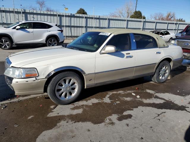 2005 Lincoln Town Car Signature Limited for Sale in Littleton, CO - Front End