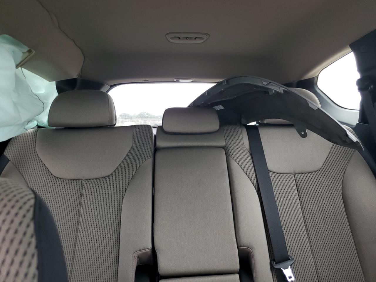 2023 Hyundai Santa Fe - Image 10