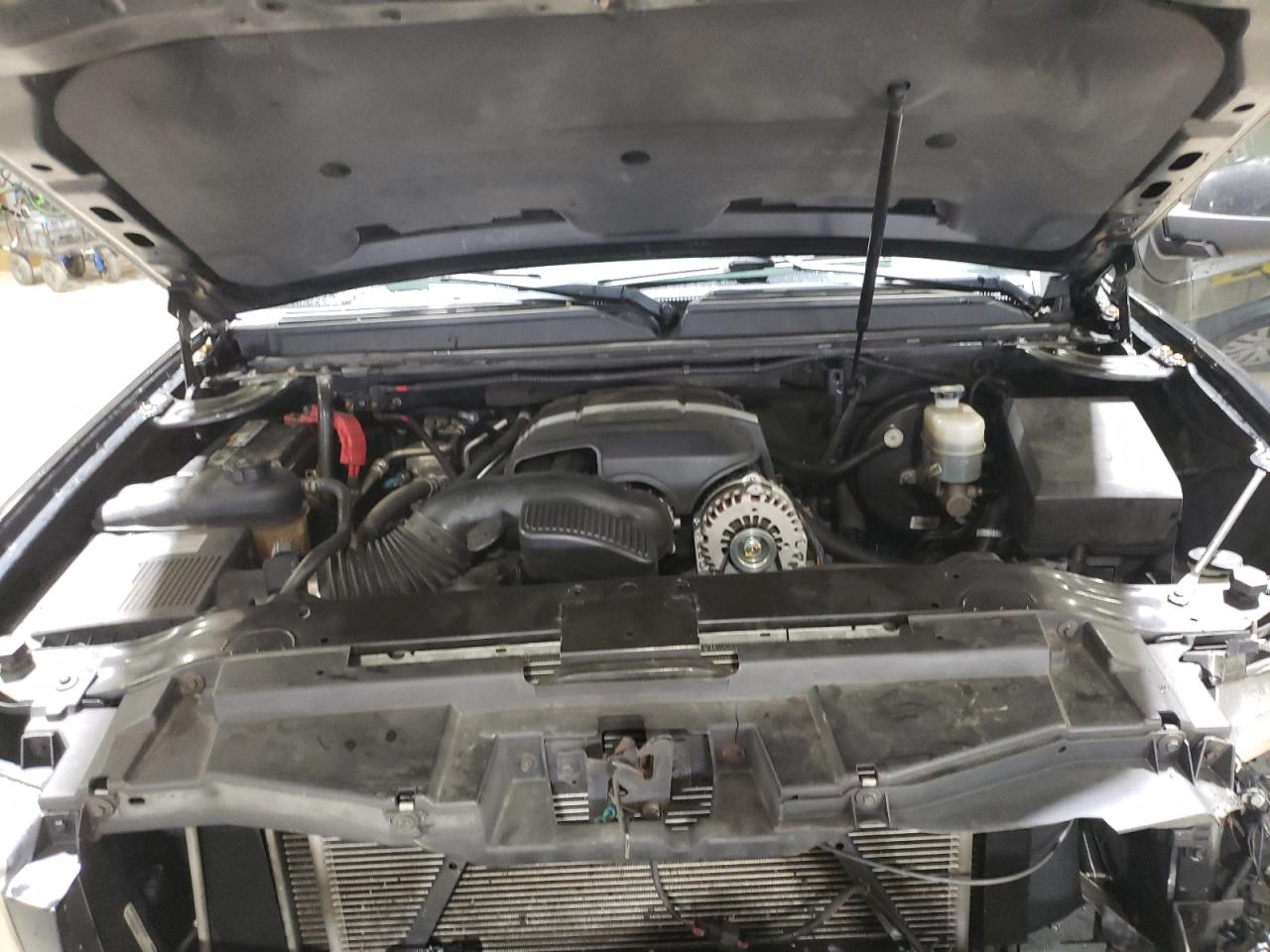 2009 Chevrolet Suburban - Image 14
