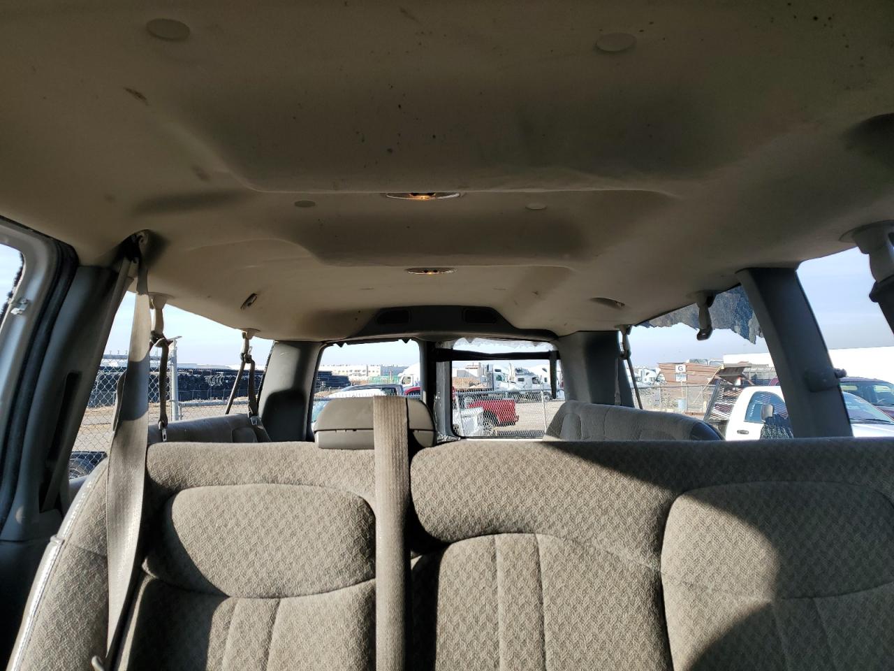2006 Chevrolet Express - Image 10