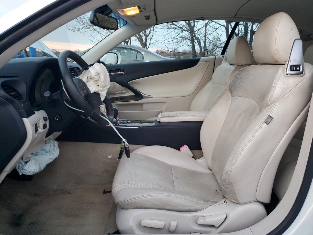 2010 Lexus IS - Image 7