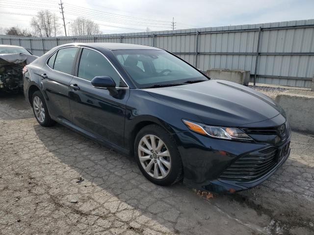  TOYOTA CAMRY 2018 Granatowy