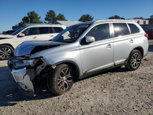  MITSUBISHI OUTLANDER 2017 Srebrny