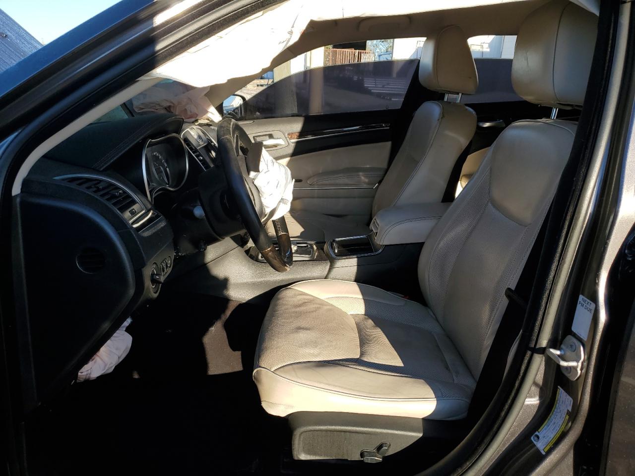 2018 Chrysler 300 - Image 7