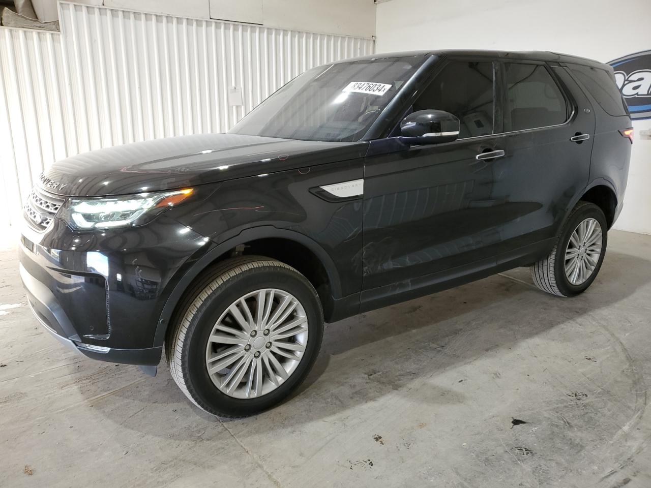 2018 Land Rover Discovery - Image 1