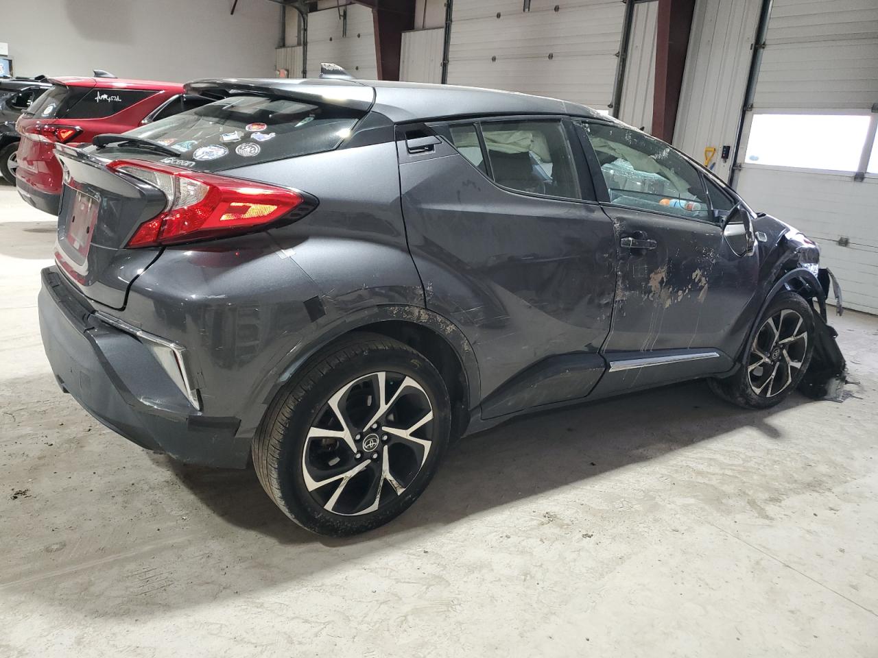 VIN NMTKHMBX8JR052296 2018 TOYOTA C-HR no.3