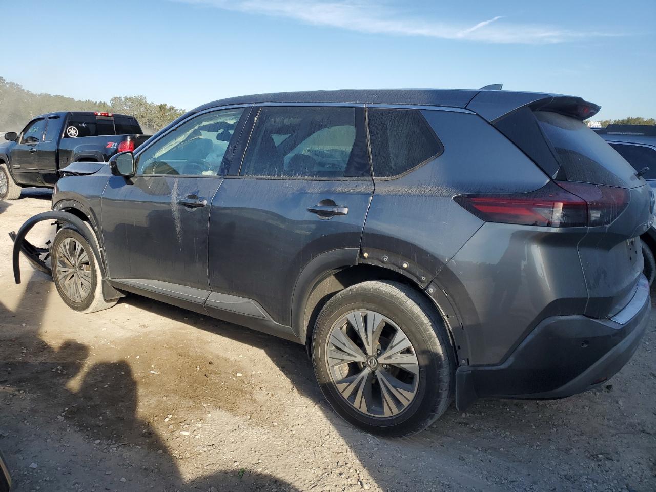2021 Nissan Rogue - Image 2