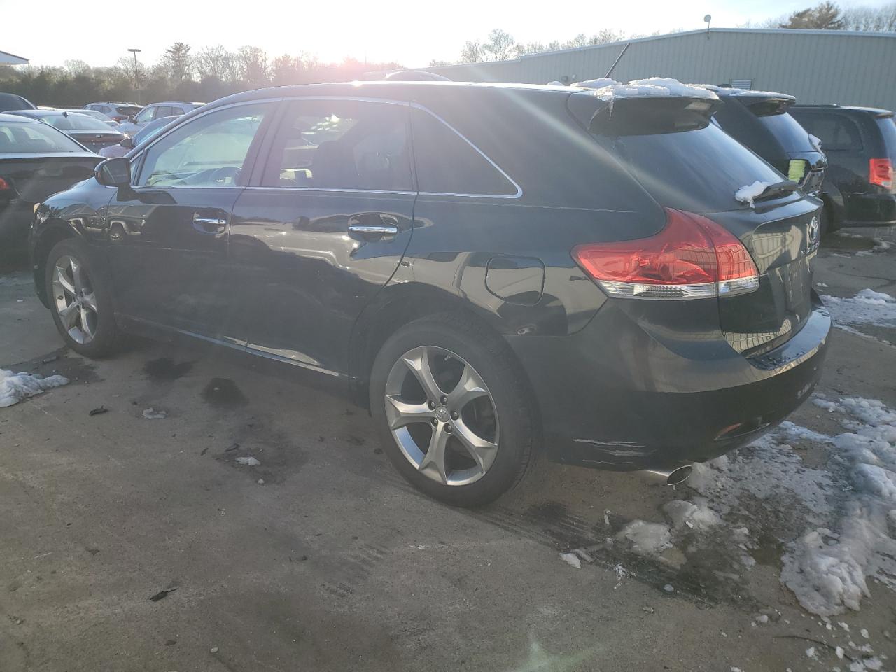 2010 Toyota Venza - Image 2