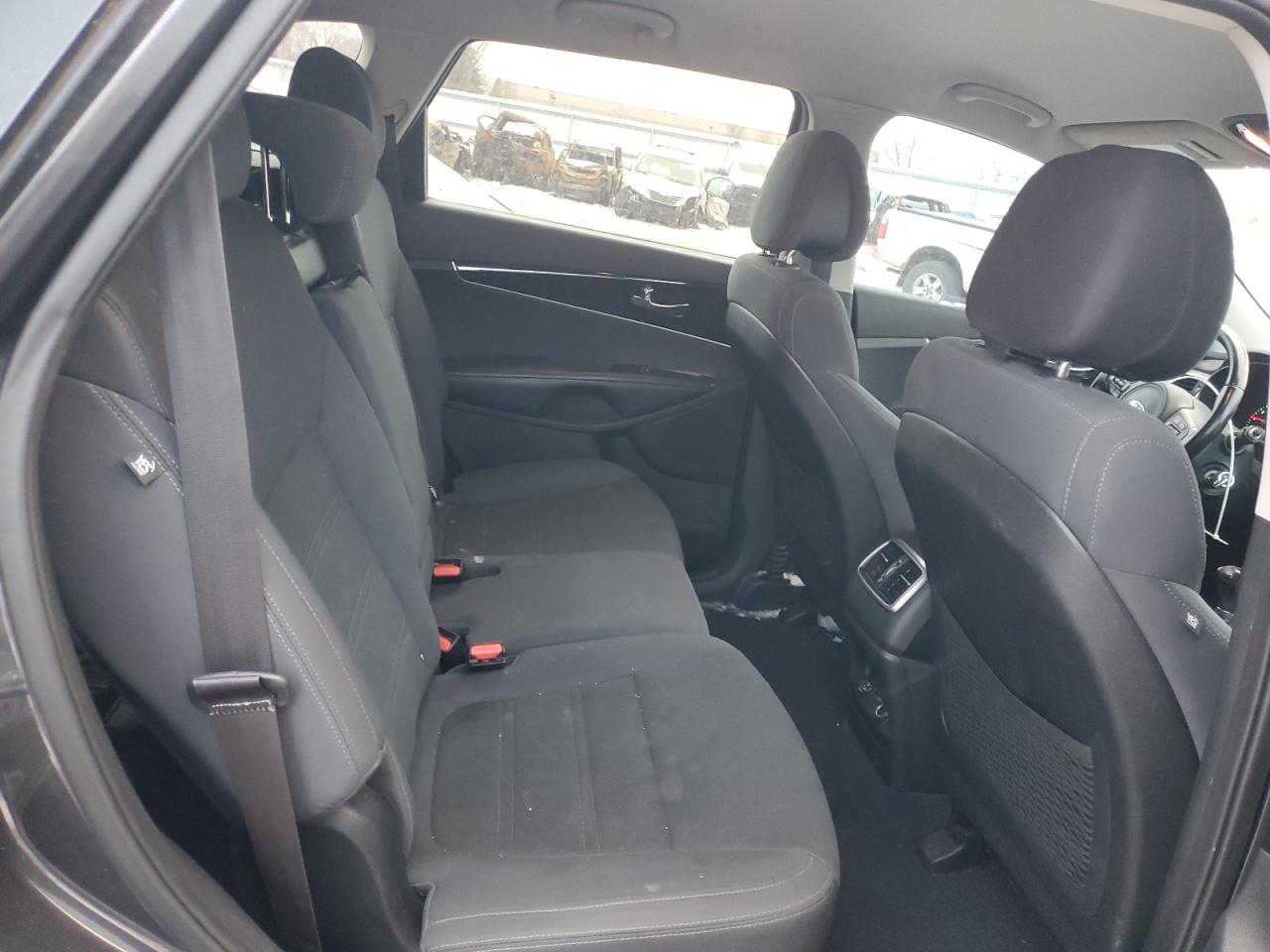 2016 Kia Sorento - Image 11