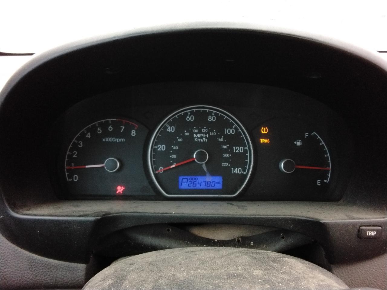 2010 Hyundai Elantra - Image 9