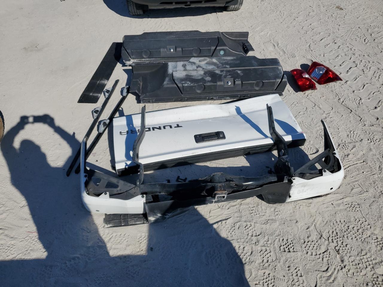 2021 Toyota Tundra - Image 12