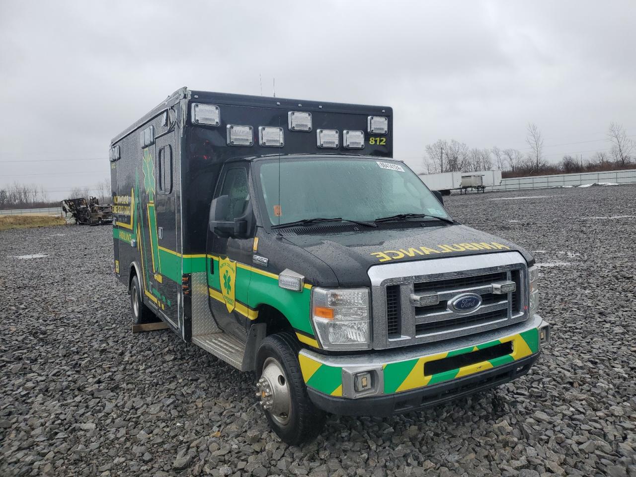 2013 Ford Econoline E450 Super Duty Cutaway Van for Sale in Angola, NY - Rollover