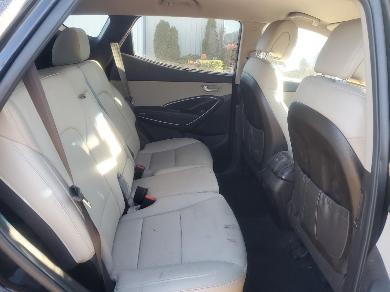 2018 Hyundai Santa Fe - Image 11