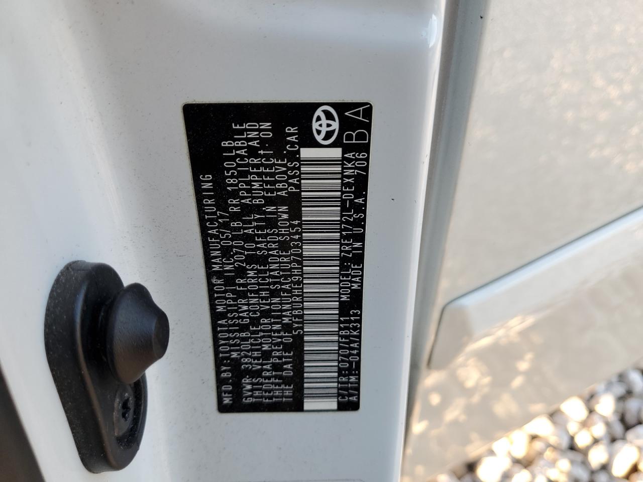 2017 Toyota Corolla L VIN: 5YFBURHE9HP703454 Lot: 84199564