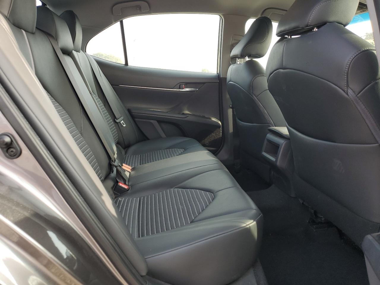2019 Toyota Camry - Image 11