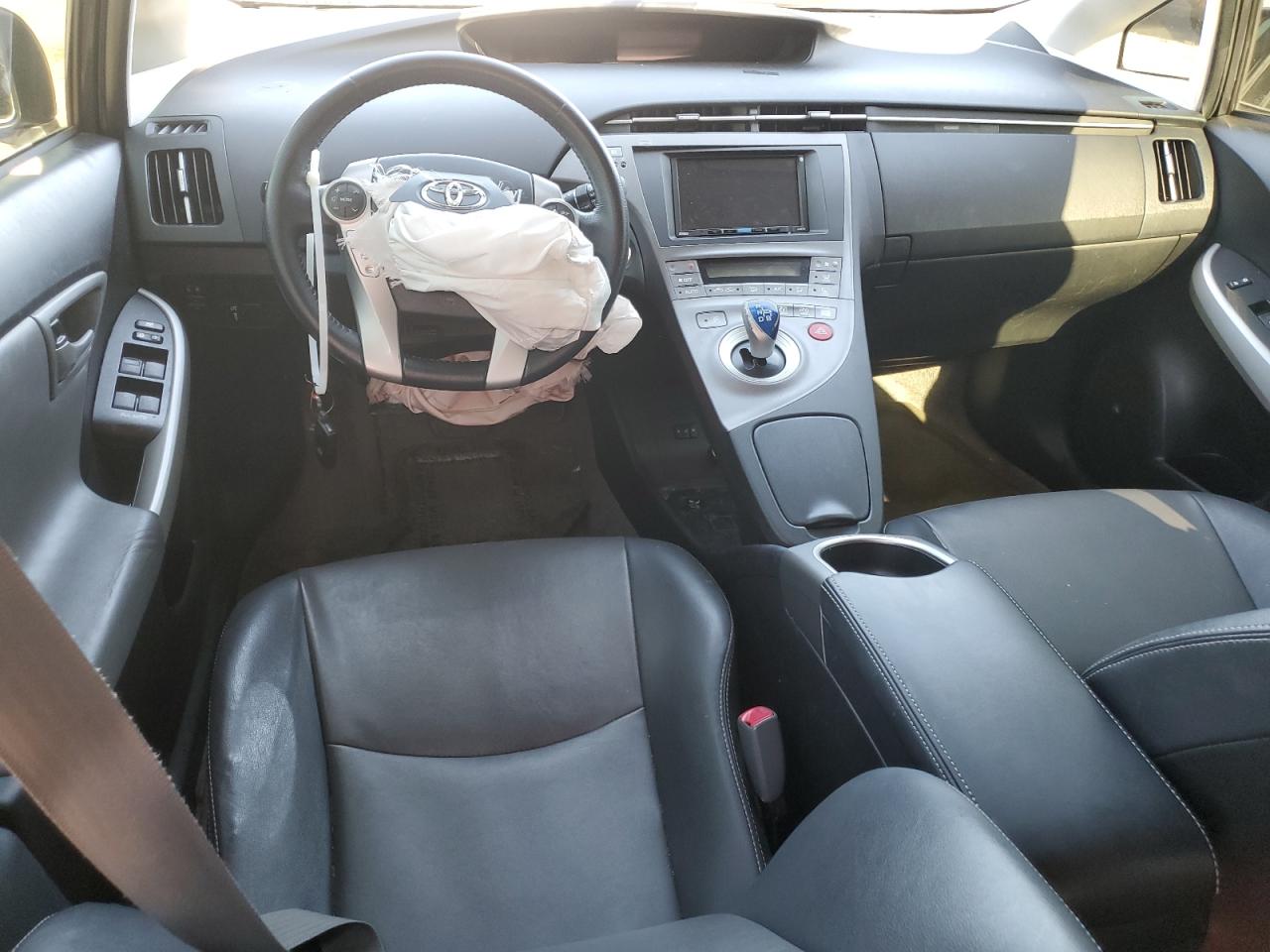 2012 Toyota Prius - Image 8
